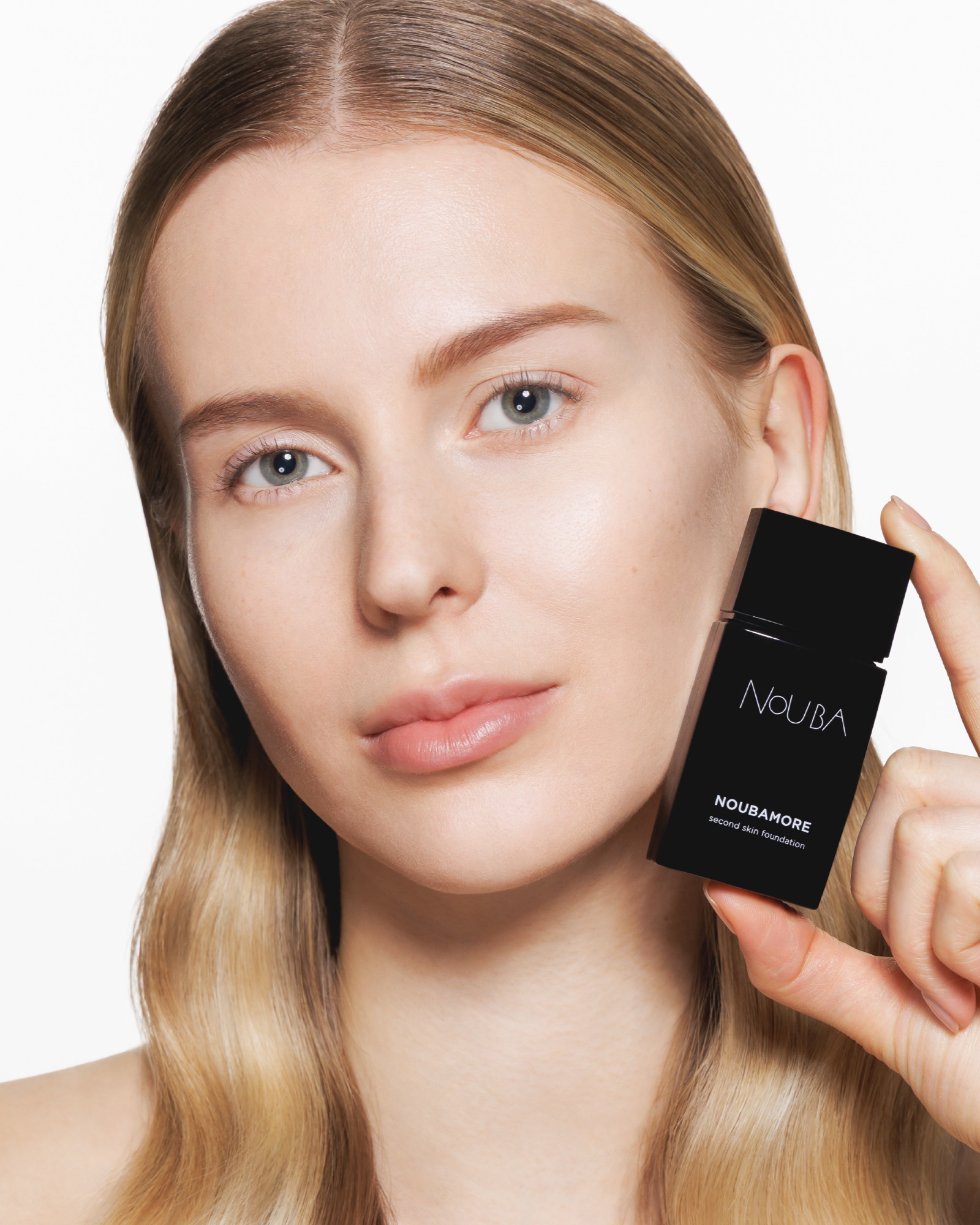 nouba foundation noubamore second skin vellutato longlasting hero model 231 00 B 01