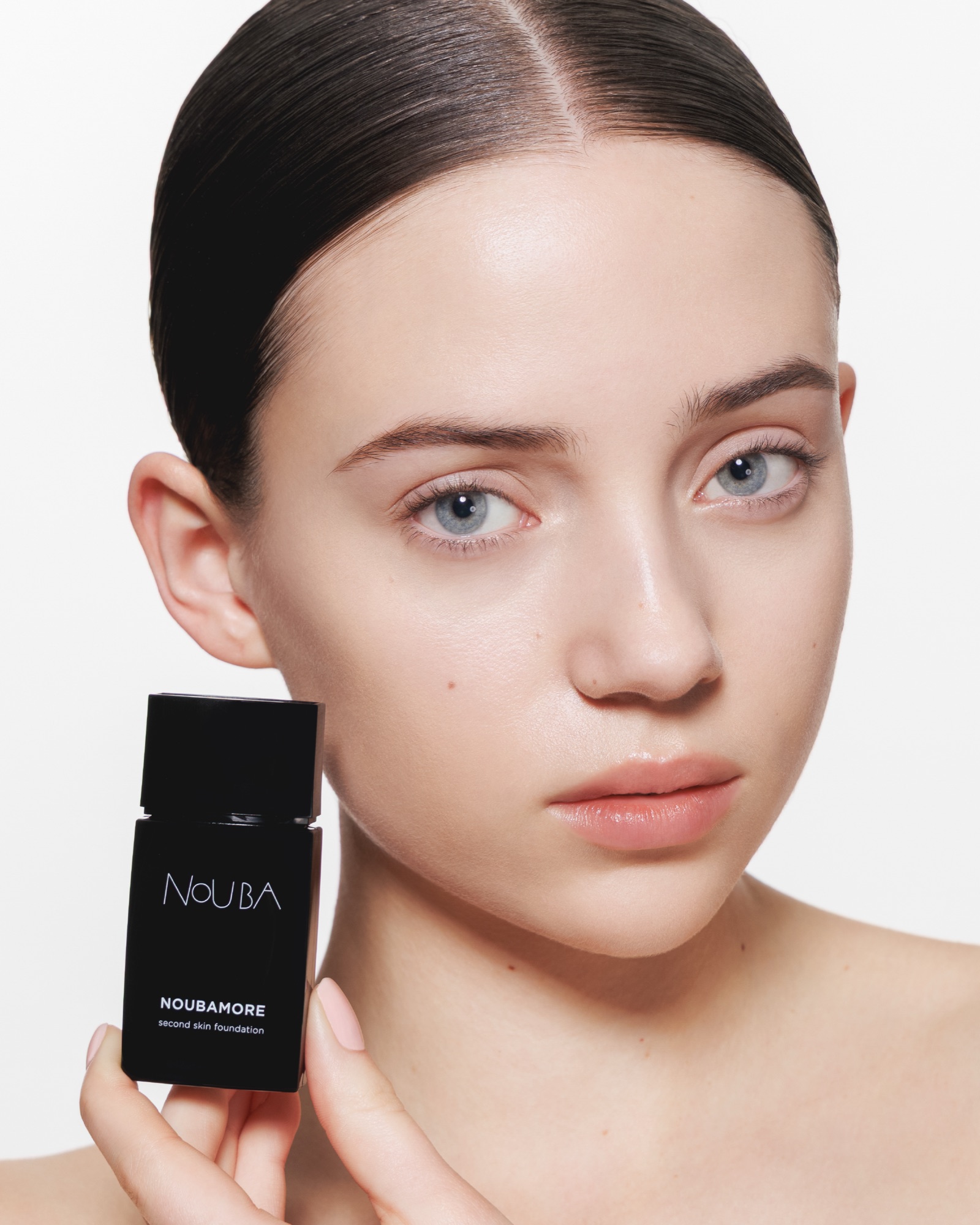nouba foundation noubamore second skin vellutato longlasting hero model 231 00 B 03