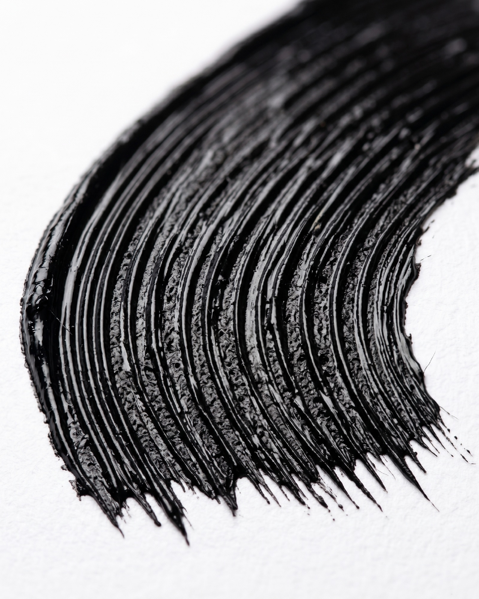 nouba waterproof mascara watershield N0 volumizzante resistente texture 218 01 D 01
